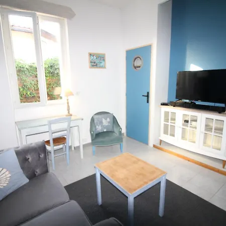 Maison Centre, A Pieds! Holiday home *