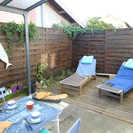 Maison Centre, A Pieds! Holiday home *